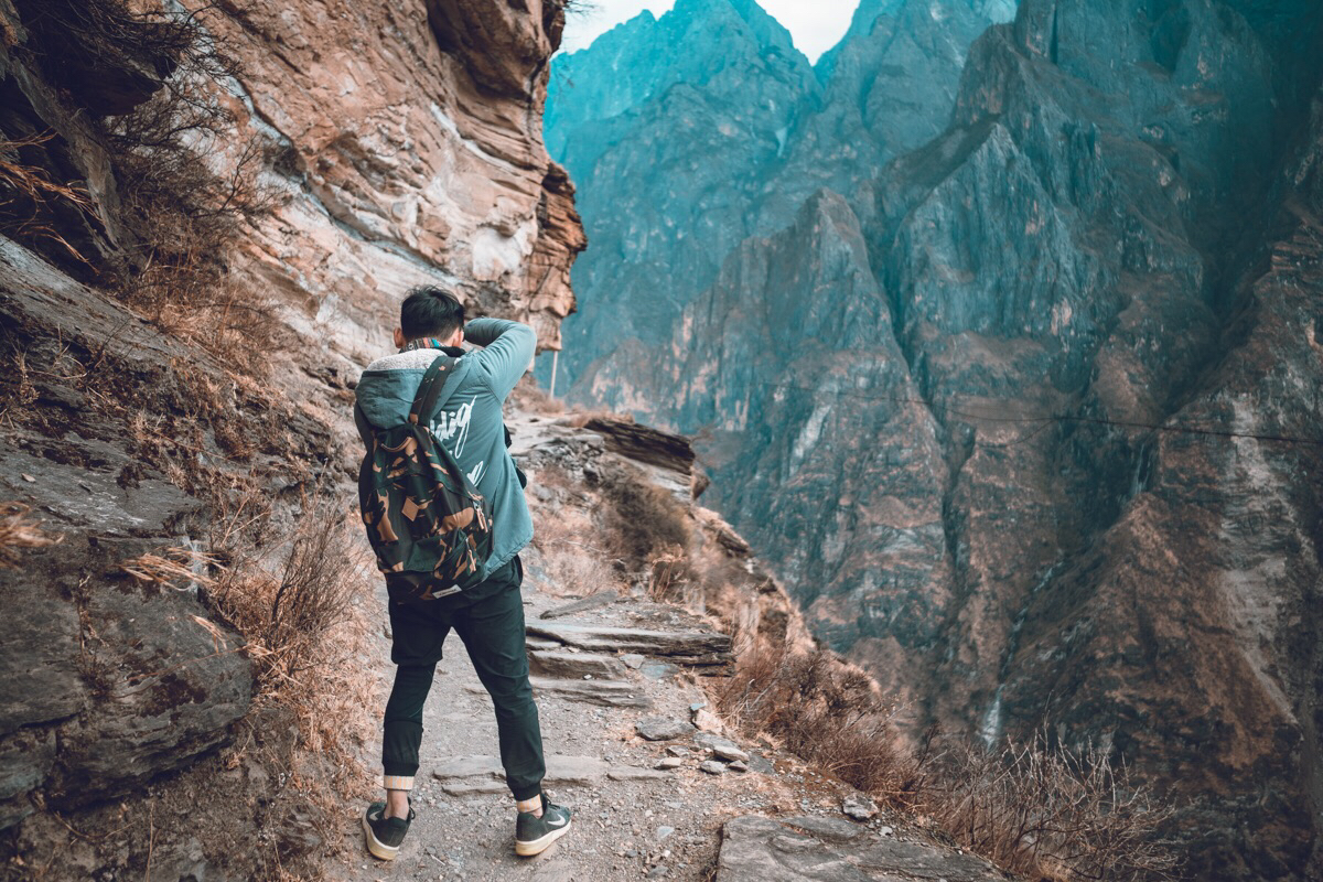 丽江虎跳峡徒步路线，丽江到虎跳峡徒步注意事项，丽江虎跳峡徒步攻略