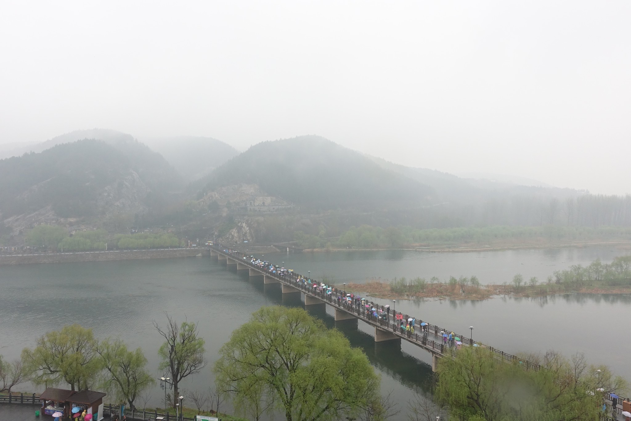 小池多少人口_小池古诗配画图片(3)