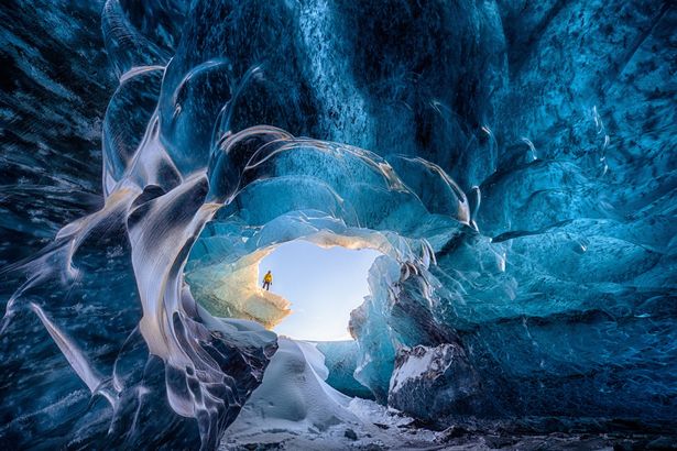 玩遍冰岛西部南部经典景点(瓦特纳蓝冰洞 冰川徒步 极光追寻 黄金圈