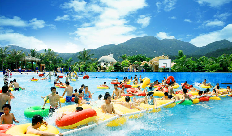 一只鸟飞温泉池猜一成语_一个人一只鸟成语猜图