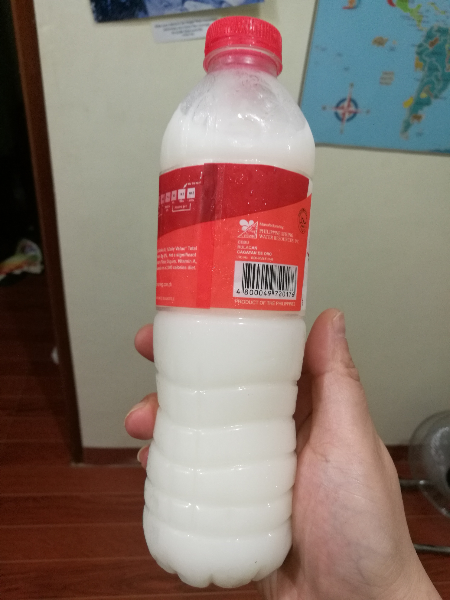 胸上挂两瓶矿泉水猜成语_怡宝矿泉水图片