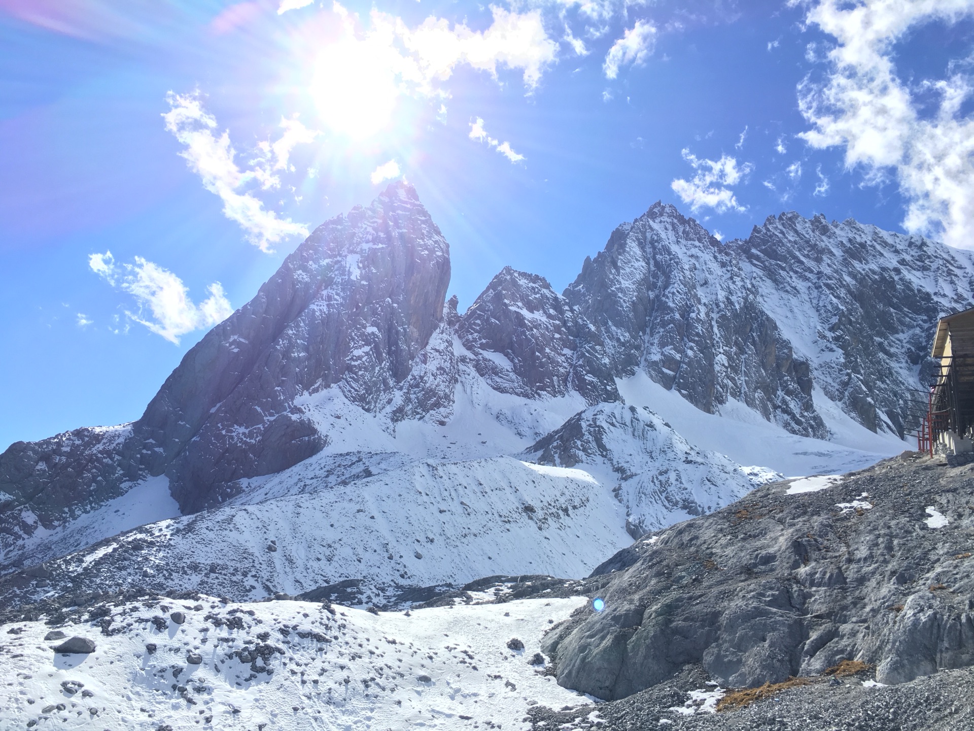 wKgBZ1obBIyAX-grAA22km_PdfY90.jpeg?imageView2%2F2%2Fw%2F600%2Fh%2F600%2Fq%2F90
