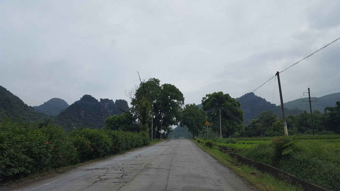 西峰人口多少_华山西峰(2)