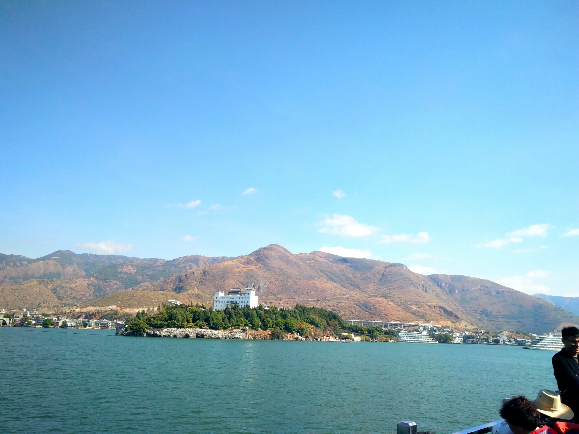 wKgBZ1o2BMKAWufUAAtjbUNc0J499.jpeg?imageView2%2F2%2Fw%2F600%2Fh%2F600%2Fq%2F90