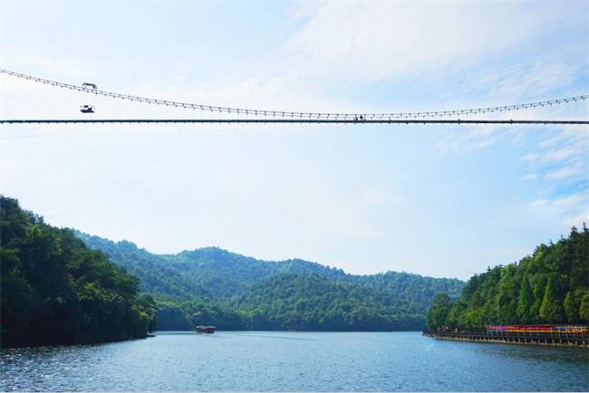 石燕湖生态旅游公园      