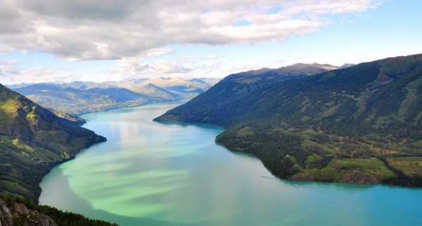 赛里木湖最新状况今天能进吗 wKgBEFtDNnGAbWbVAAIL-YPsNV094.jpeg?imageView2%2F2%2Fw%2F600%2Fh%2F600%2Fq%2F90