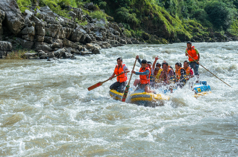 漂流在溶洞飞瀑之间·贵州兴义马岭河峡谷门票(提前2小时购票)