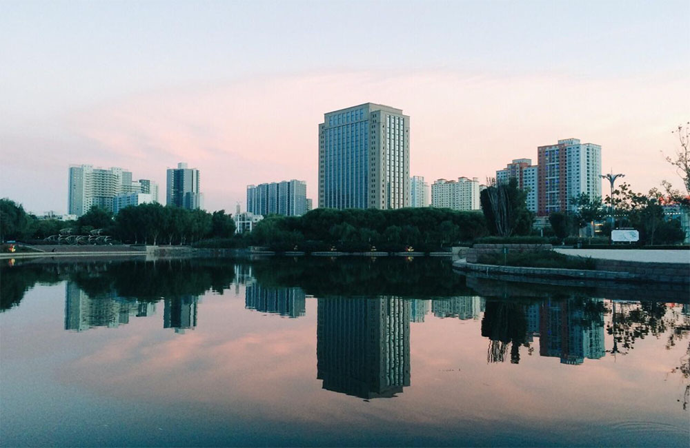 伊犁人口环境_伊犁师范大学宿舍环境(2)
