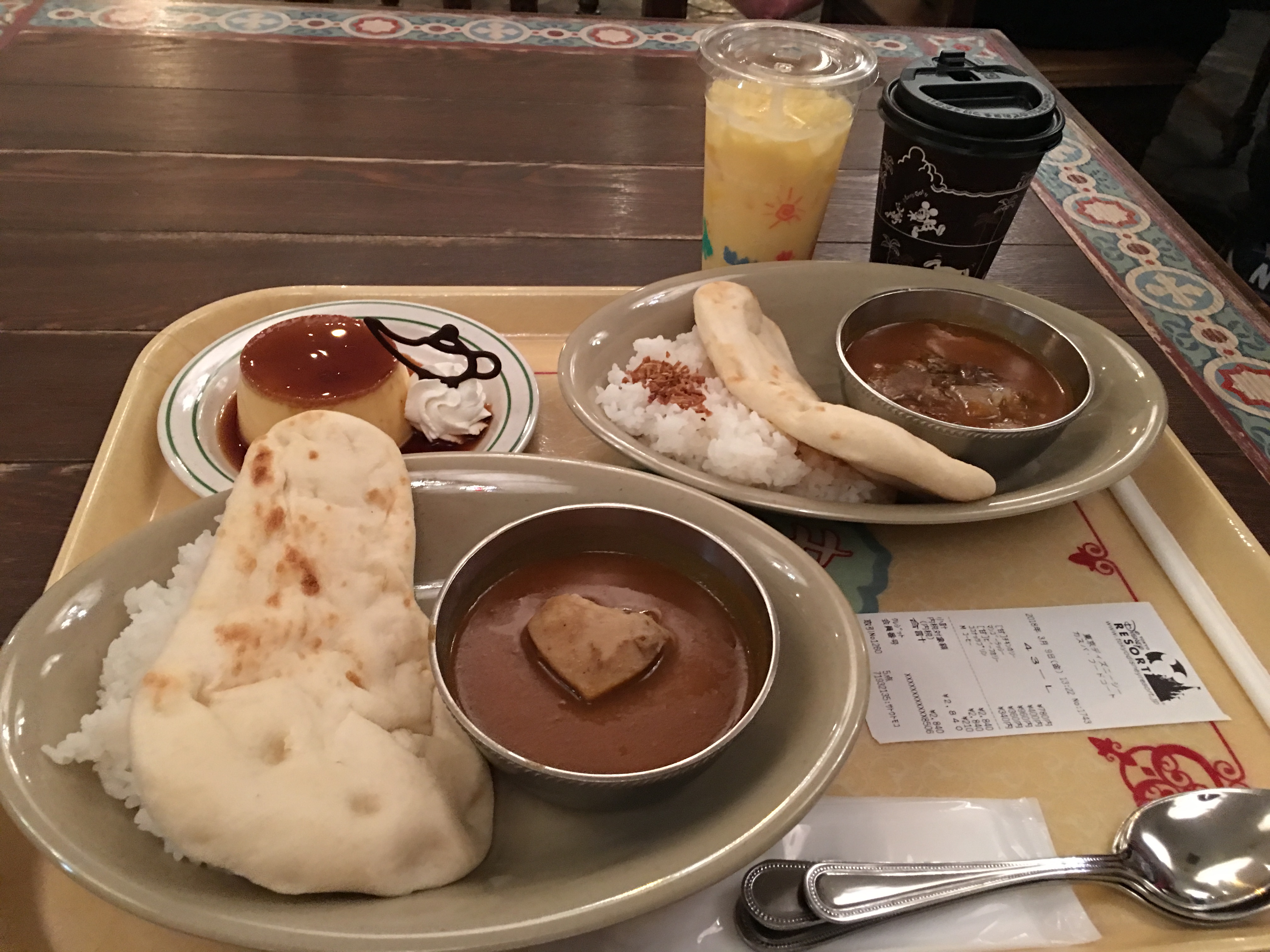 东京迪士尼海洋乐园哪里吃饭比较好?