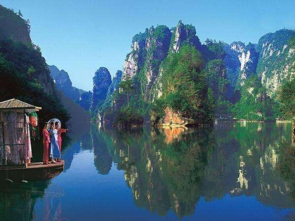 云南旅游景点推荐3-4天自由行 wKgBEFsbZDiACCpzAACWIV6XHKU40.jpeg?imageView2%2F2%2Fw%2F600%2Fh%2F600%2Fq%2F90