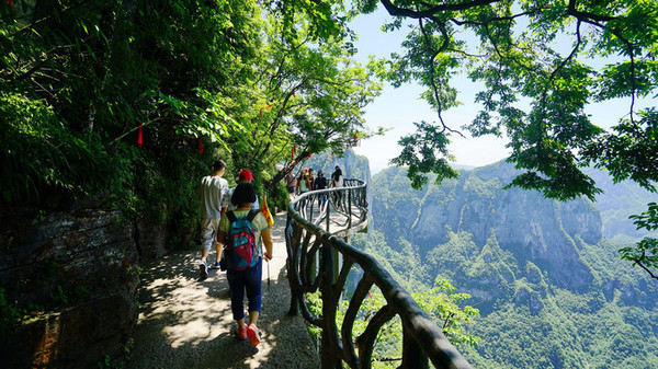 4月份去张家界天气怎样,要带什么衣服去最好