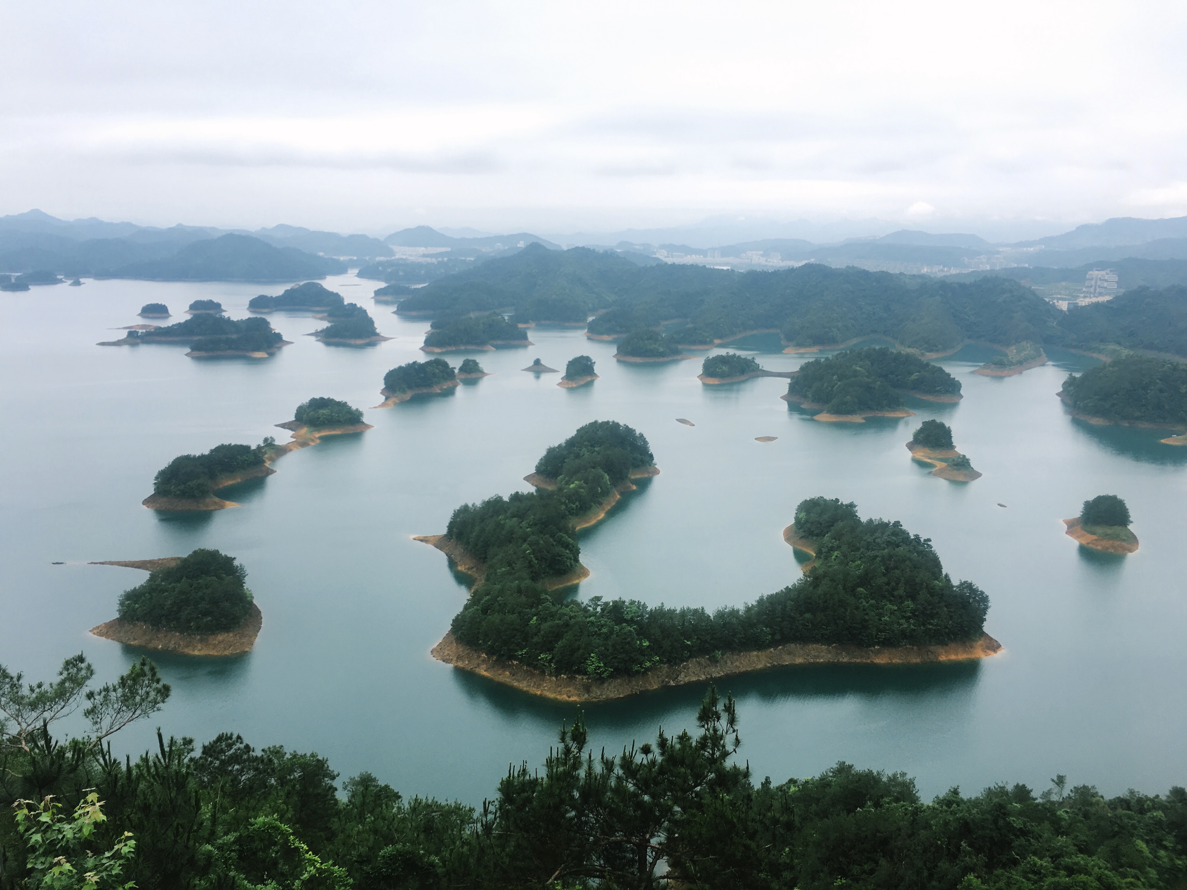 国内游 热门景点 千岛湖作为中国首批国家级风景名胜区之一,也是中国