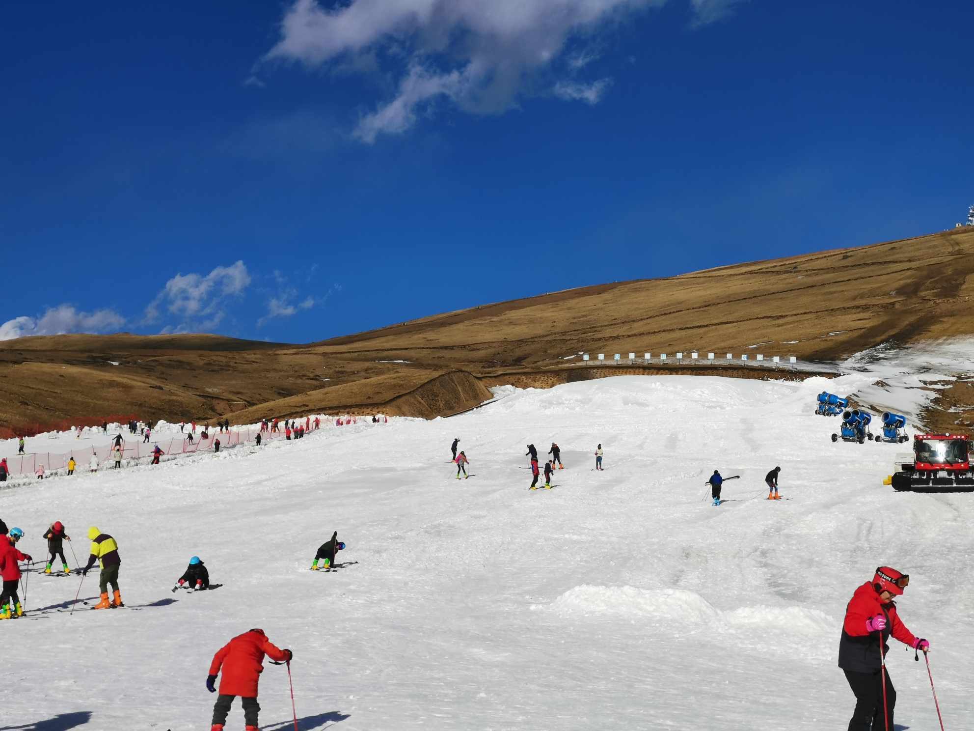 云南会泽大海草山滑雪场