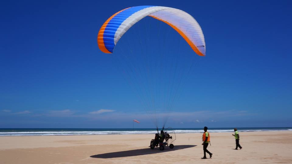 斯里兰卡特色本托塔滑轮滑翔伞(海边全景 往返接送 专业英文教练 可选