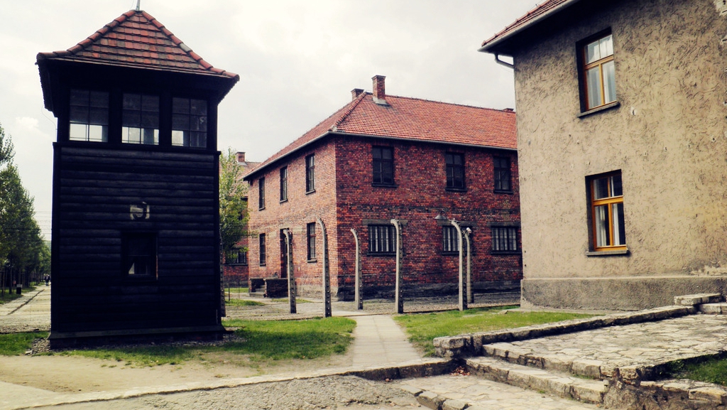 纳粹集中营 波兰 奥斯维辛集中营 比克瑙纪念馆一日游 可选含小吃小团