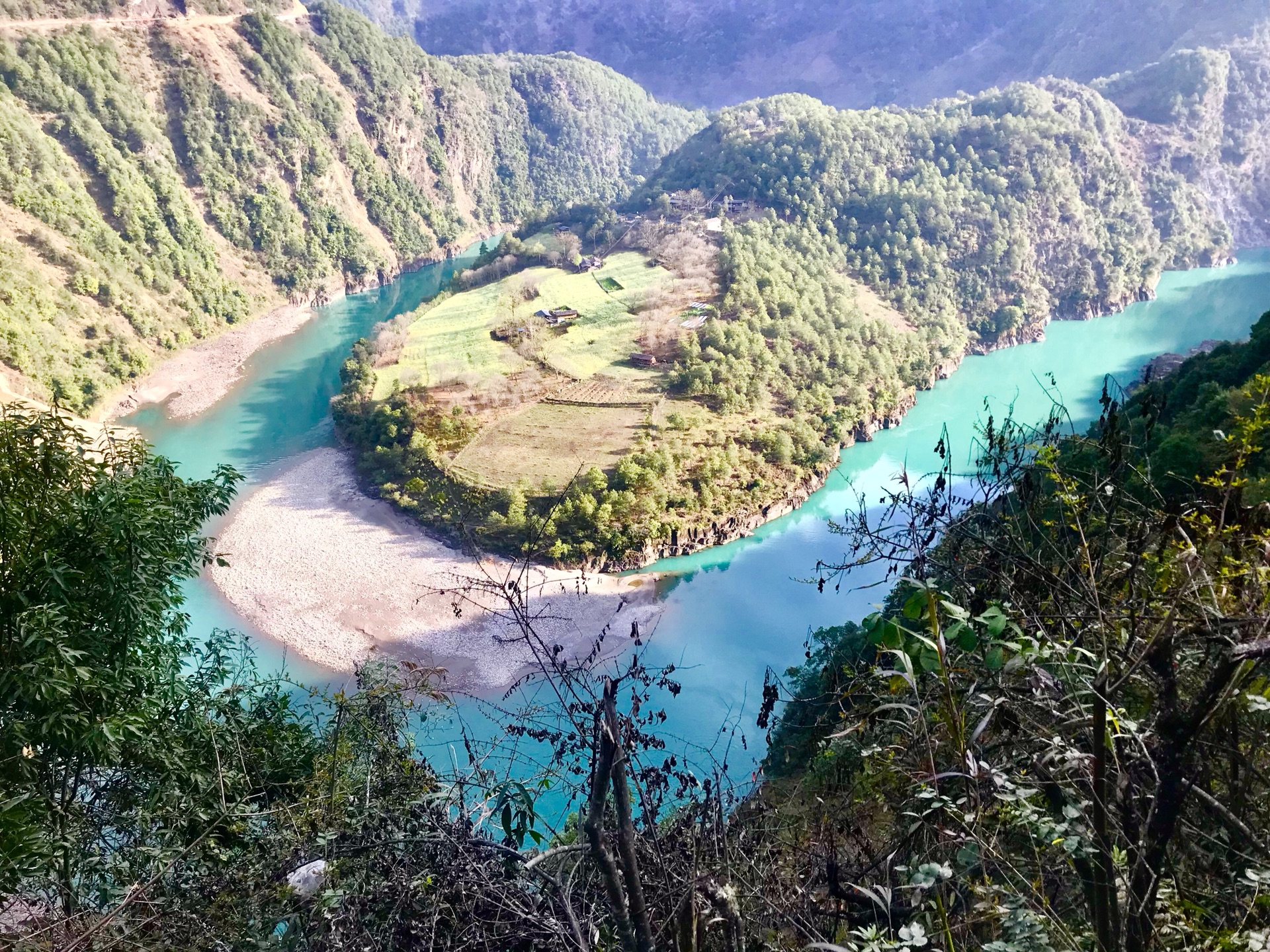 经泸沽湖,丽江,大理到六库走丙察左进入西藏,318转317