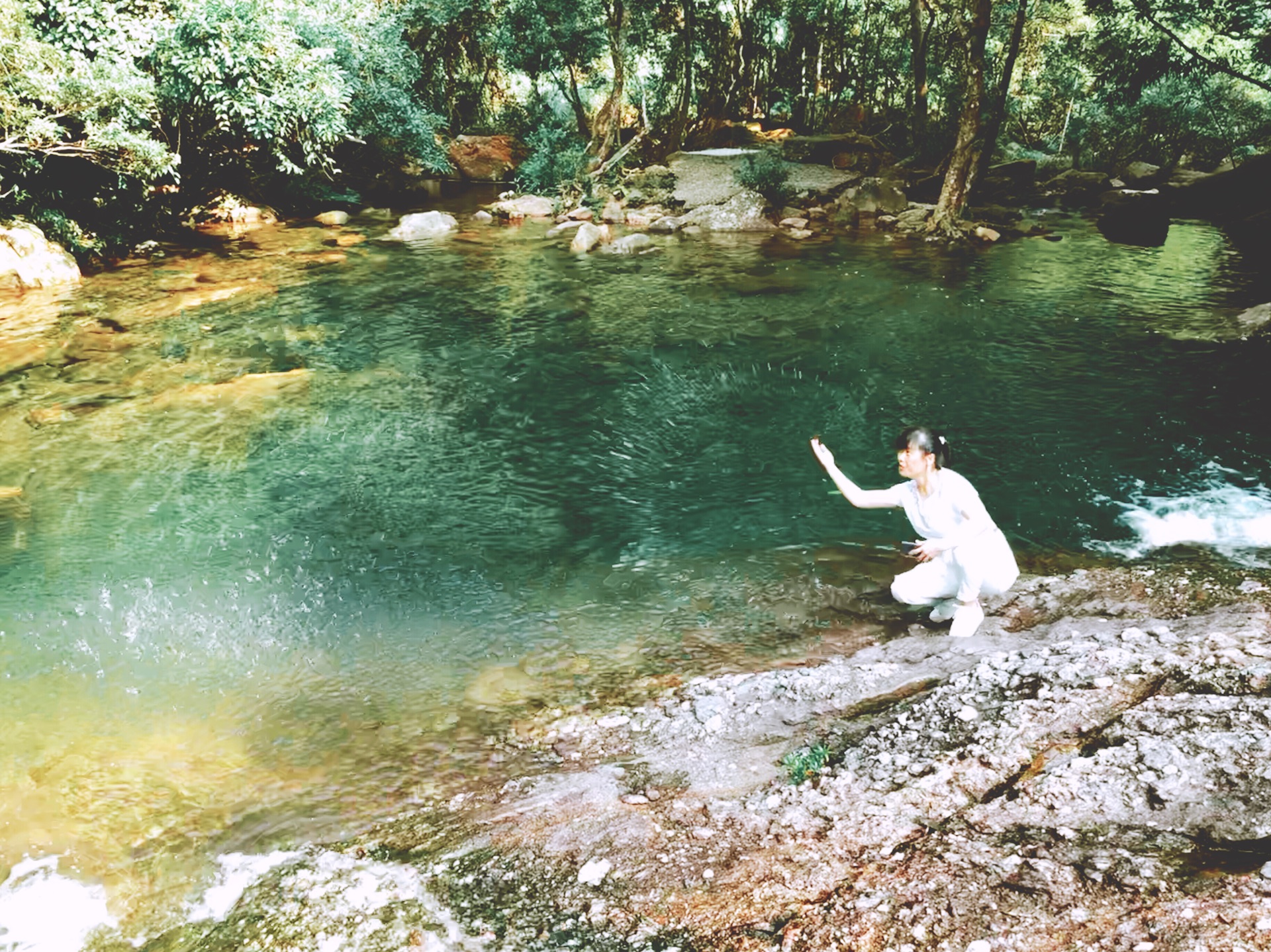 钦州八寨沟,门票 漂流人均100元,一家三口享受天然氧吧 刺激的漂流