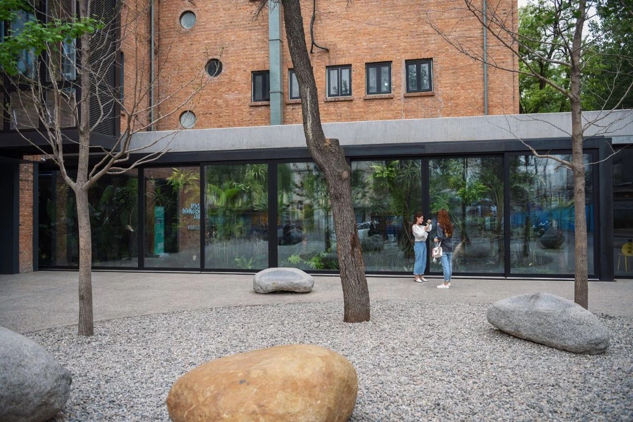 wKgBEFrxBxGAWlKDAAQ8P46kkj450.jpeg?imageView2%2F2%2Fw%2F600%2Fh%2F600%2Fq%2F90