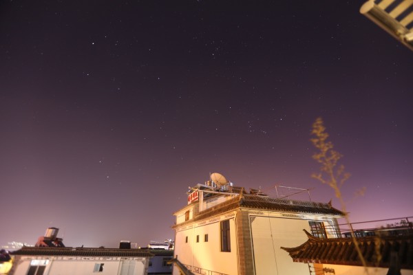晚上的大理拍照 wKgBEFp16COAdph2AAR4tJuHOzo82.jpeg?imageView2%2F2%2Fw%2F600%2Fh%2F600%2Fq%2F90