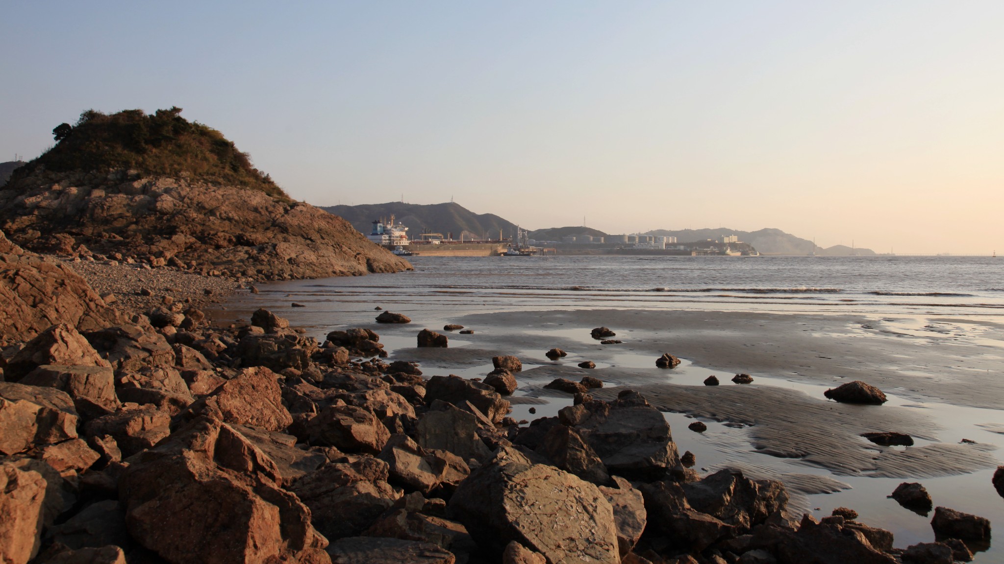 温州小门岛附属无人岛-乌星岛和周边小岛礁石美景