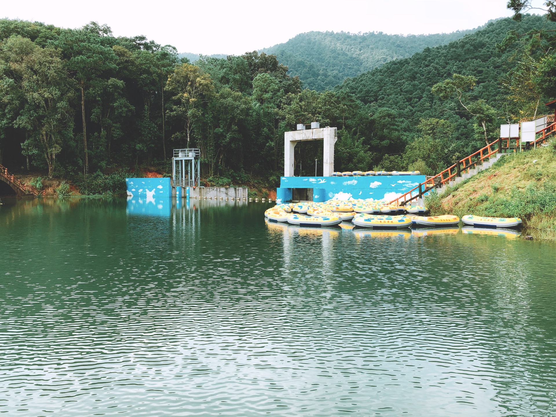 钦州八寨沟,门票 漂流人均100元,一家三口享受天然氧吧 刺激的漂流