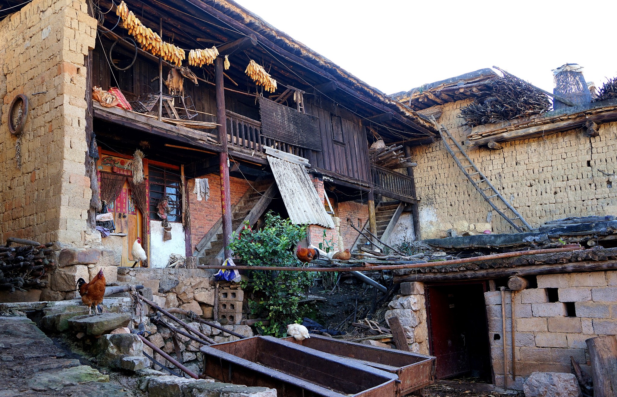 彝族民居遗珍建筑活化石泸西城子古村土掌房