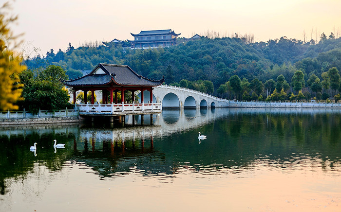 长沙gdp低估_沁园春长沙(2)