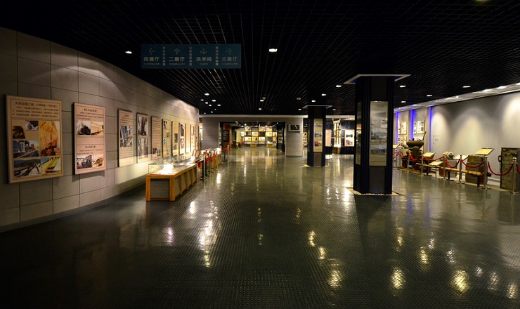 吉林丰满水电博物馆 丰满水电博物馆坐落在松花江畔,是一座记录松花