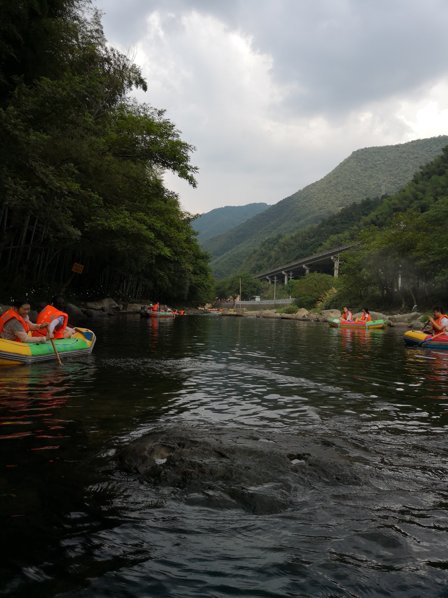 黄山香溪漂流        