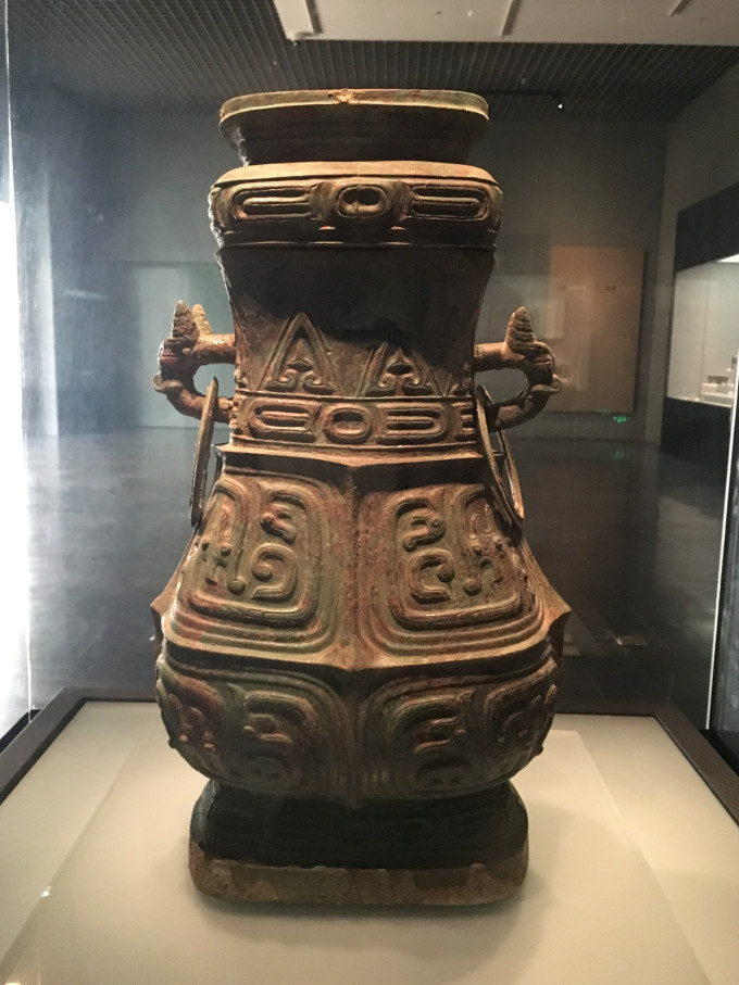 洛阳博物馆文物介绍100字 wKgBEFrqpr6AAhVHAAmnemy-z2g52.jpeg?imageView2%2F2%2Fw%2F680%2Fq%2F90%7CimageMogr2%2Fstrip%2Fquality%2F90