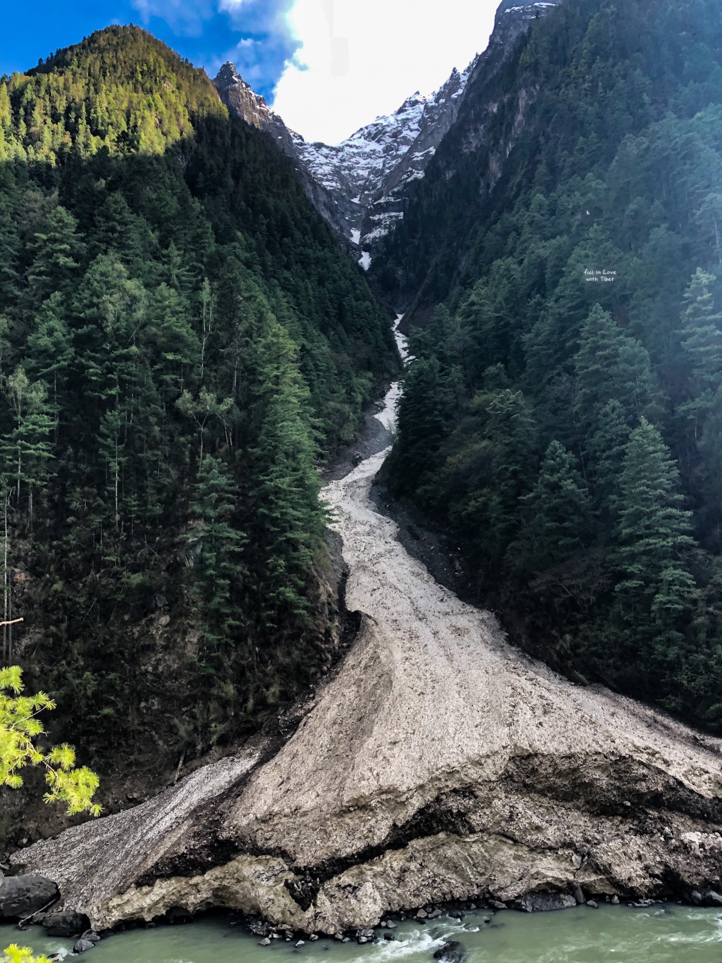 未被发开的风景醉迷人丨穿越易贡藏布峡谷萨普神山