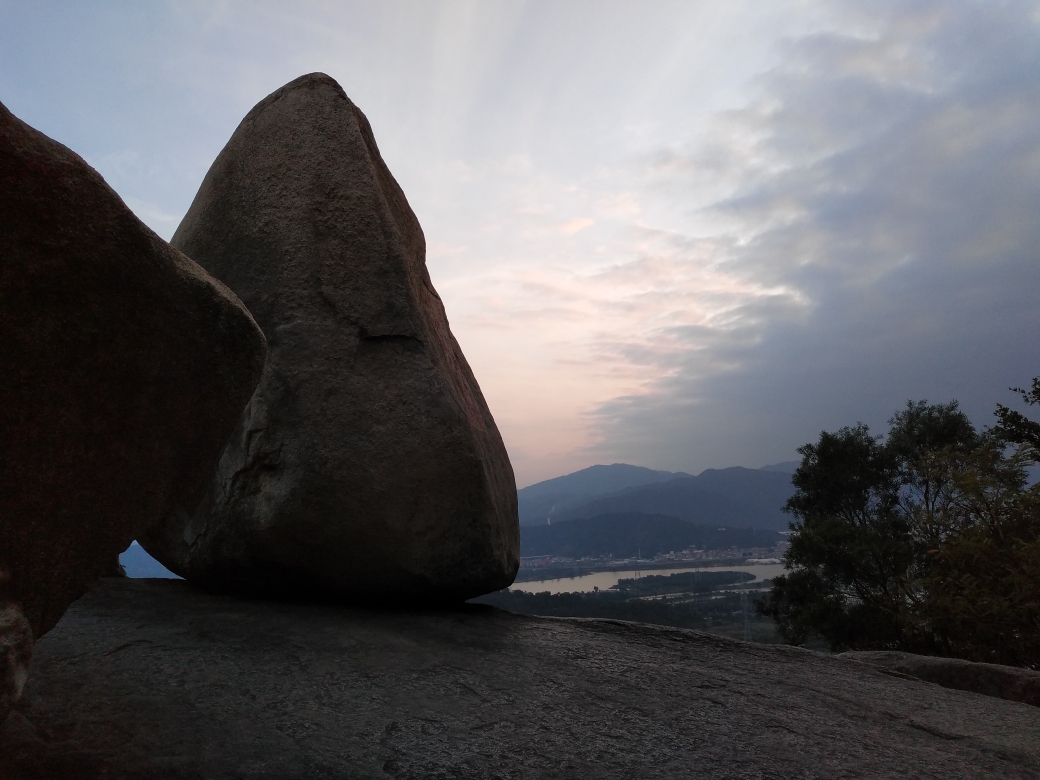 一方胜景水芗城,半壁仙台风动石——云洞岩游记,漳州