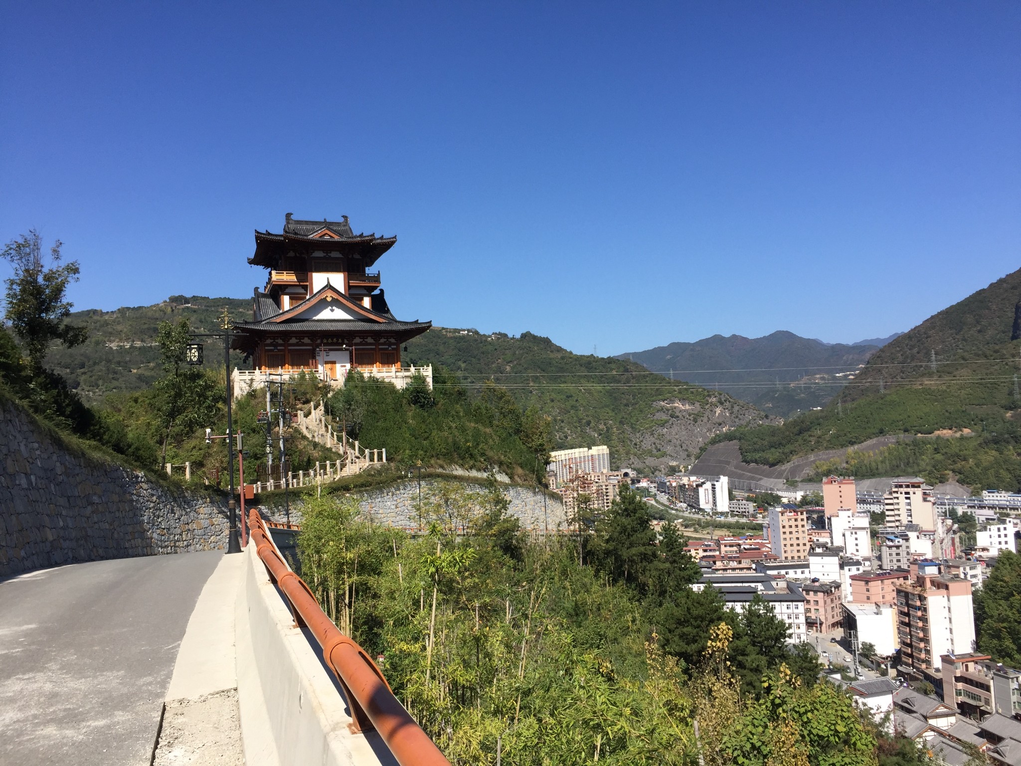 商洛到镇安 镇安县城街景 镇安金台山 镇安火车站 镇安到安康