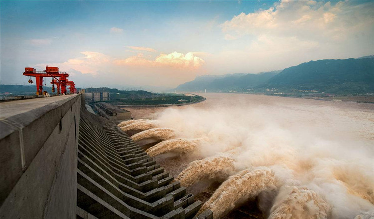 车去船回:三峡游客中心发车,游览三峡大坝景区后,回程登船,船观景点