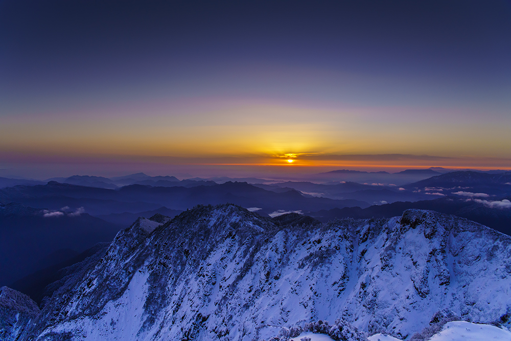 牛背山日出         