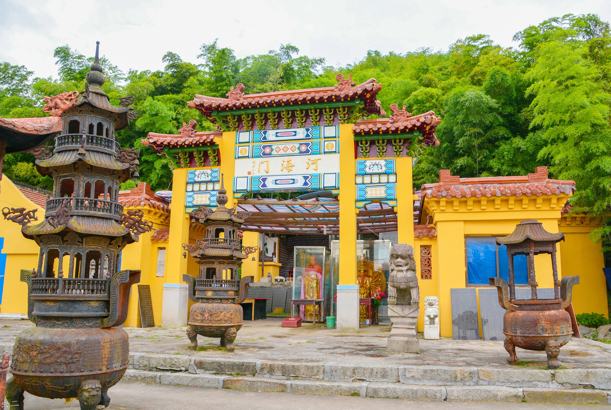 宜兴千年七叶树河海门九峰禅寺龙珠湖