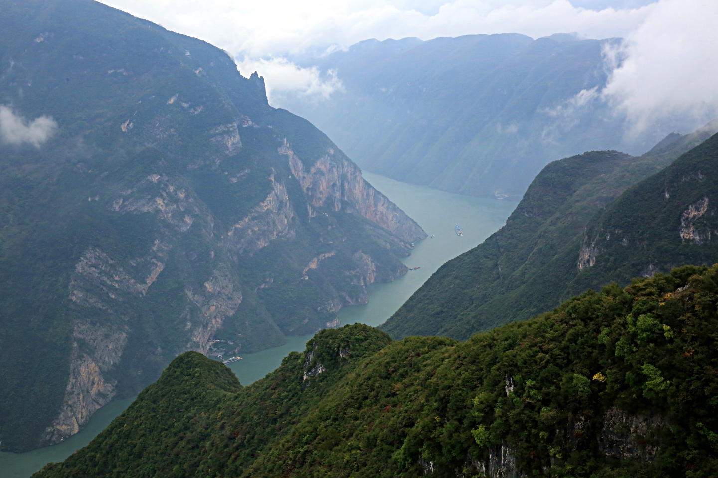 三峡云巅神女天路景区      