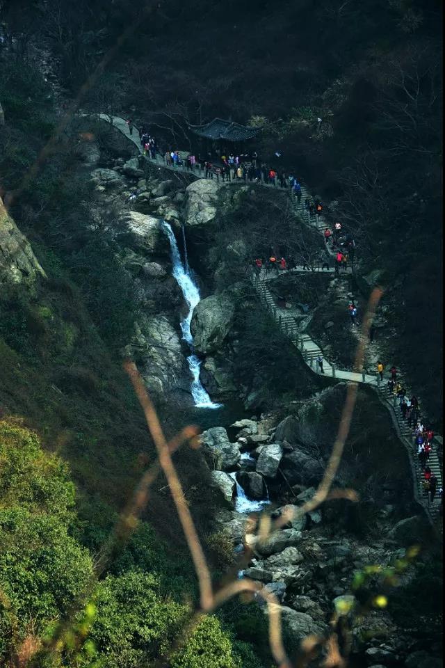 宁波北仑九峰山旅游区:青山,绿水,翠竹,钟声……这里尽有的.