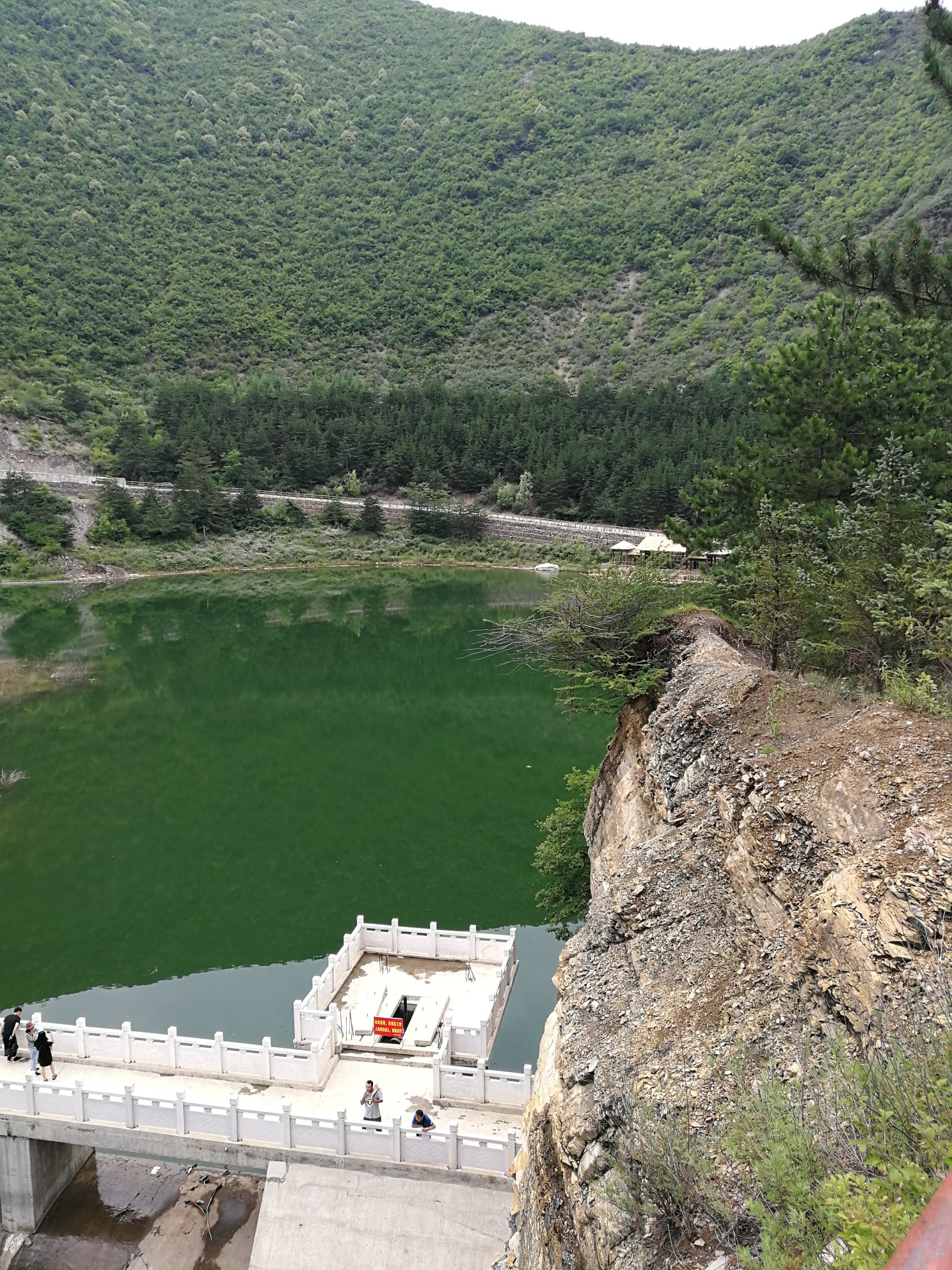 泾原老龙潭避暑消夏清凉宁夏