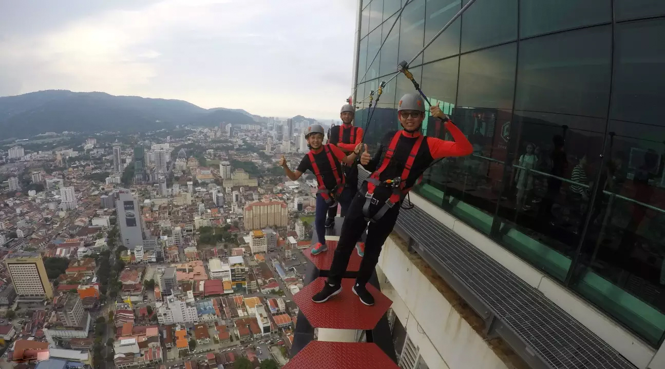 槟城 光大大厦gravityz走道高空漫步挑战体验(光大大厦65楼外 半空中