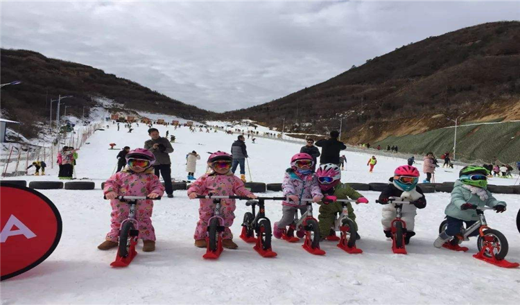 铜鼓七星岭滑雪场门票(野外高山滑雪场/观光美景)