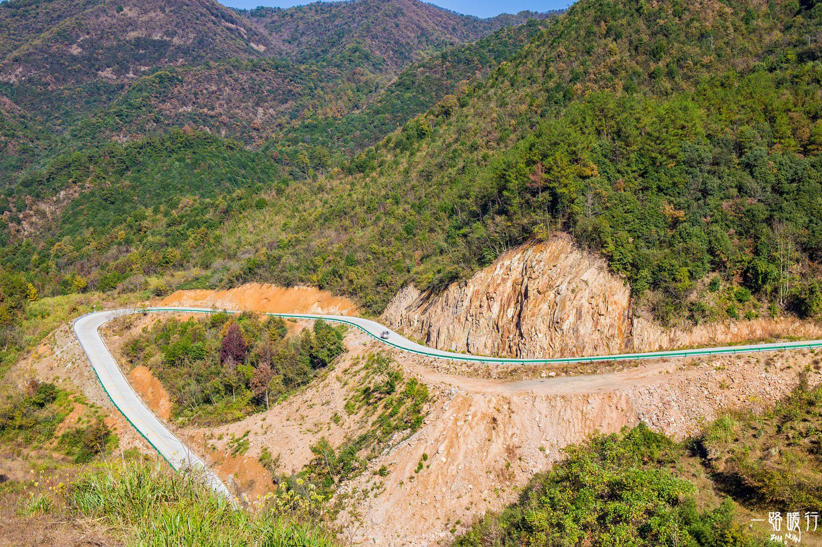 自驾安徽金寨红岭公路,遇见深秋的绚烂