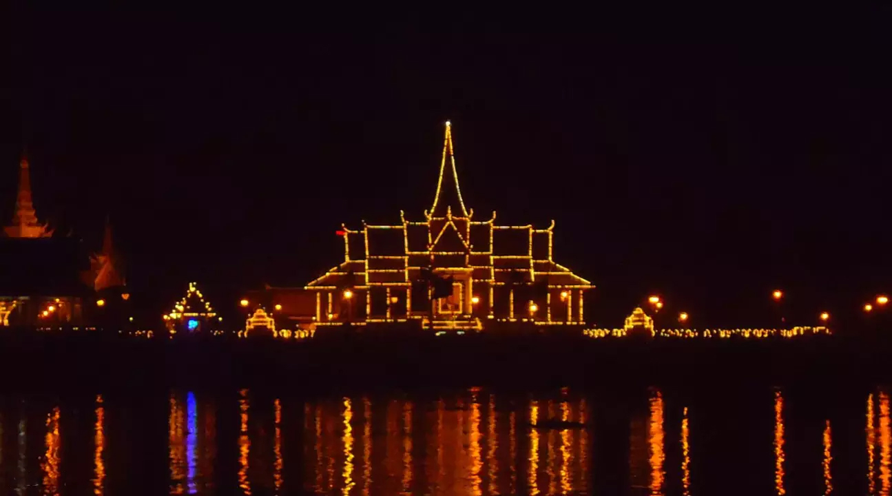 金边 日落 城市夜景晚餐游船之旅(自助美食 日落美景