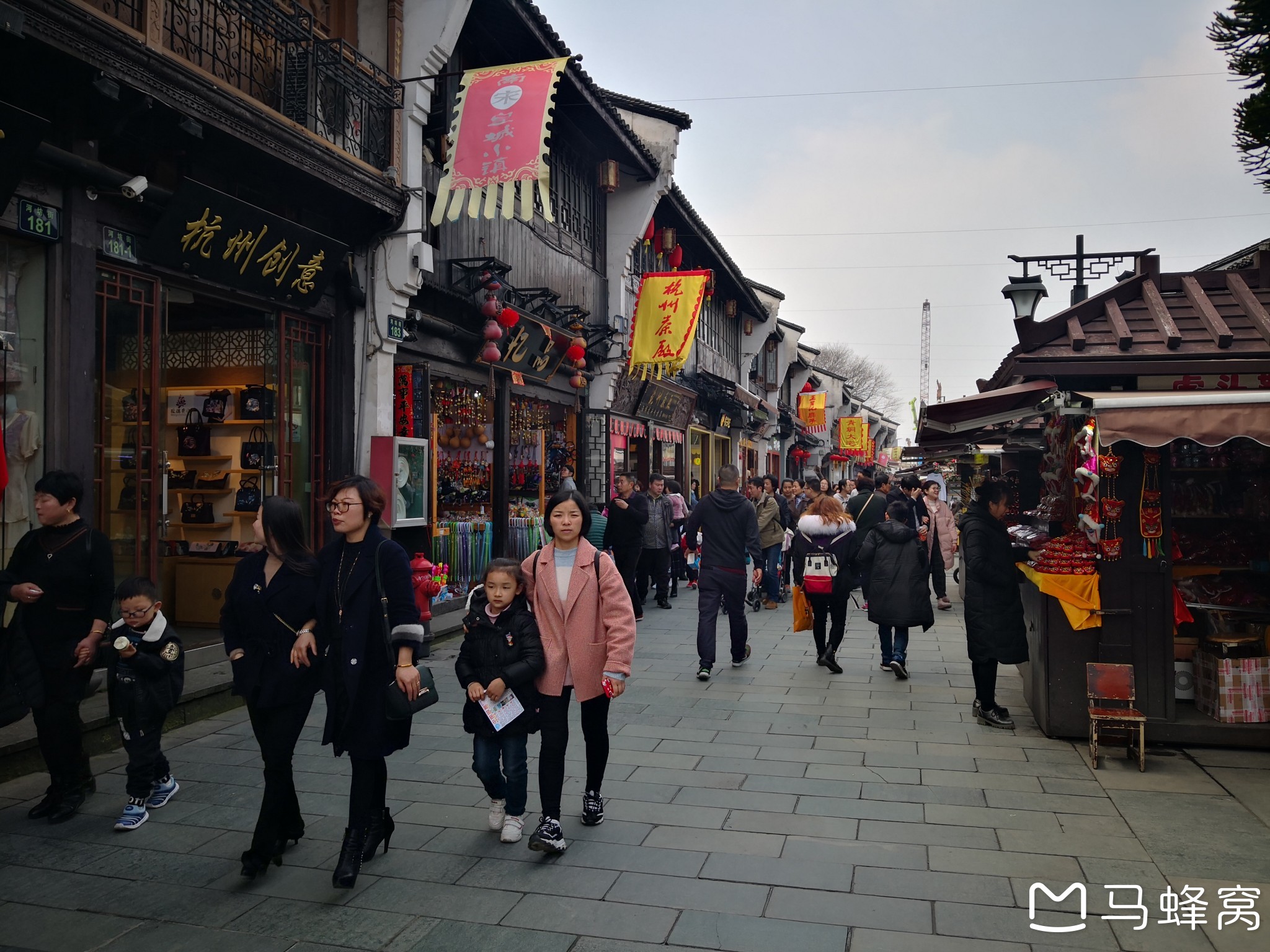 杭州市上城区的清河坊的河坊街美食步行街----走遍杭州