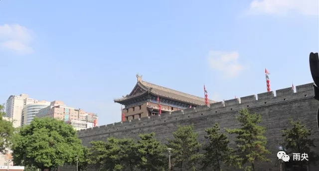 人均两千