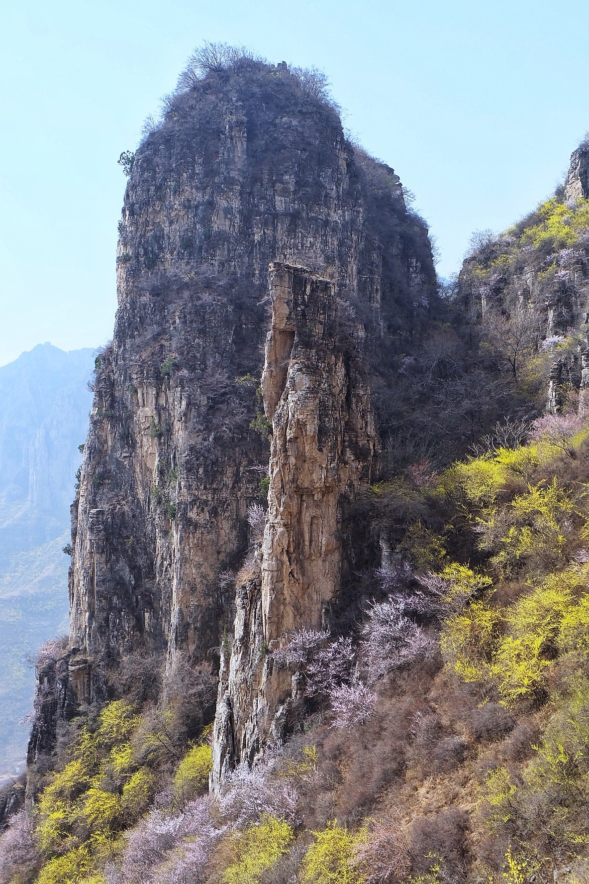 从河南到山西,翻越一座太行山.徒步洪谷山,金灯寺.