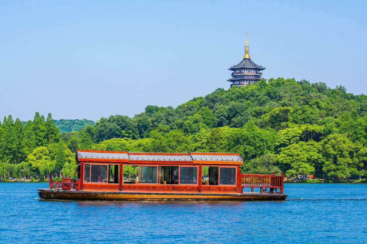 杭州西湖 灵隐寺飞来峰一日游 10点集合(船游西湖·赏西湖十景·灵隐