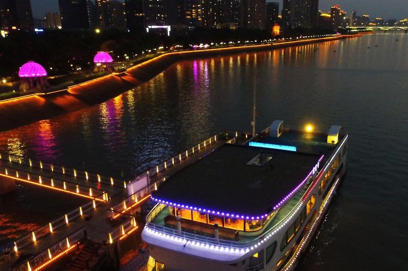 杭州钱塘江夜游船票/可选丽星号或印印号游轮/(夜色钱塘江 · 赏灯光