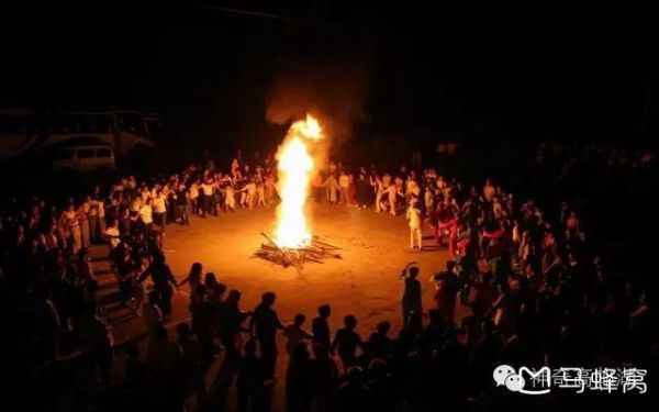 最好的烟花名字 wKgEaVywWbeAKx3qAABzO_424Zg01.jpeg?imageView2%2F2%2Fw%2F600%2Fh%2F600%2Fq%2F90