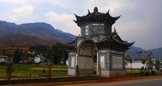 挖色镇旅游指南:系大理洱海婚纱摄影旅拍胜地